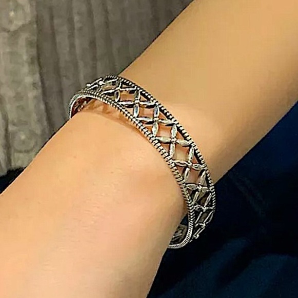 Minimalist Sterling Silver Vintage Bangle Bracelet - Picture 2 of 5